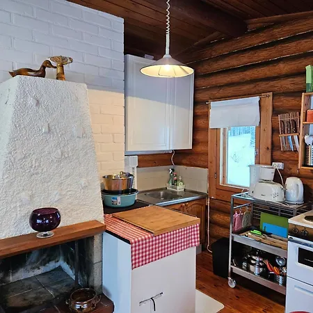 Perinteinen Moekki Jaerven Rannalla Chalet *