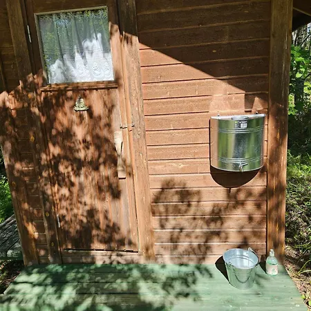 Perinteinen Moekki Jaerven Rannalla Chalet Jongunjoki