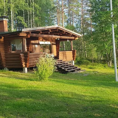 Chalet Perinteinen Moekki Jaerven Rannalla *