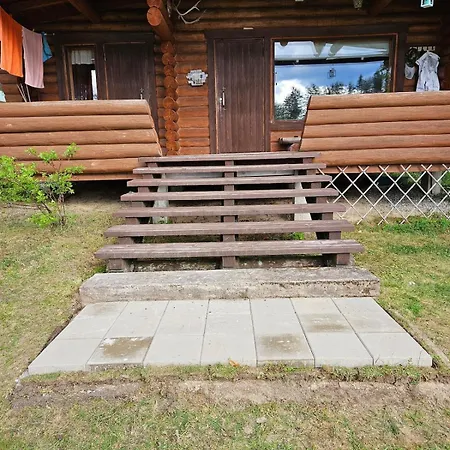Chalet Perinteinen Moekki Jaerven Rannalla